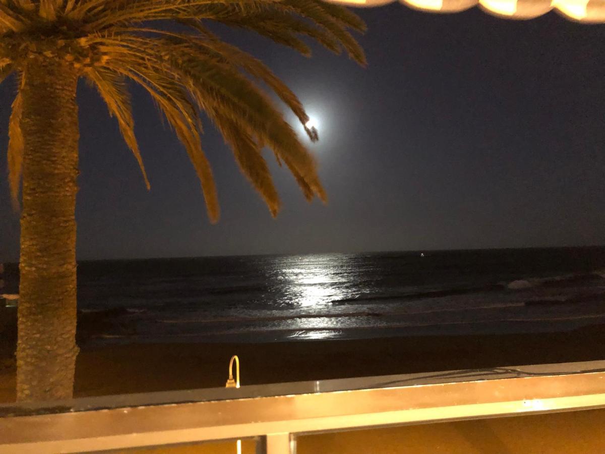 Espectacular En Primera Linea De La Playa Appartamento Telde